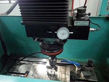 群基放电加工机CJ345调试完毕